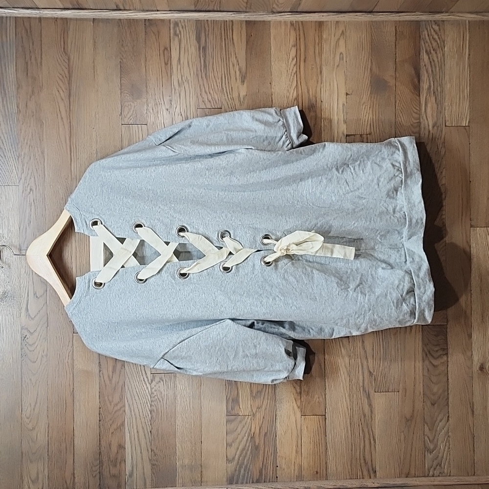 Project Runway Light Gray Size M - Picture 2 of 3